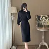 Conjunto de Otoño e Invierno: un Conjunto Completo de 2026 Otoño e Invierno Nuevo Estilo Elegante Jersey Ajustado y Falda de Punto Inspirados en Chanel Conjunto de Dos Piezas