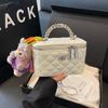 Bolsa transversal Yozi para celular, modelo pequeno quadrado, estilo caixa, para mulheres, lançamento verão 2025. Bolsa transversal com alça em formato de losango e corrente.