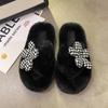 Pantuflas coreanas de felpa con estampado de flores a cuadros para mujer, antideslizantes y resistentes al desgaste, informales, de lana, para estar en casa.