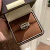 Moda Lujo Ligero Apilable Usar Joker Encaje Completamente Diamantado Círculo Delgado Anillo de Diamante Rai Pequeño Anillo de Cola Variada para Mujer