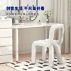 Silla Audaz Creativa Famosa en Internet Taburete de Maquillaje Silla de Ocio Personalizada Silla de Forma Única Silla de Tienda de Ropa Silla de Comedor de Diseñador