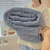Manta multifuncional de tafetán para comercio exterior transfronterizo, manta de forro polar de coral para siesta en la oficina, manta cálida de otoño e invierno para cubierta de sofá