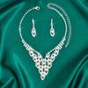 Suministro transfronterizo, comercio exterior, gran venta, cadena de garra, imitación de perla, collar de diamantes de imitación, pendientes, traje, vestido, joyería, collar de banquete
