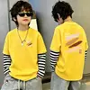 Camiseta de Manga Larga para Niños 100% Algodón Nuevo Estilo 2026 Top Base Falso de Dos Piezas para Niños Medianos y Grandes Primavera y Otoño