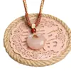 Colgante Natural de Jade Dorado Seda Melocotón para Hombres y Mujeres, Estilo Pareja, con Diseño de Gato, Hebilla de Paz y Adorno de Nube, Mayoreo