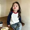 Camiseta de manga larga para niña, adecuada para niños mayores, estilo primavera y otoño, diseño color block, ropa infantil, capa base de algodón versátil para otoño, moderna