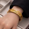 Moda Transfronteriza Europea y Americana Reemplazable Doble Cara Color Cuero PU Pulsera Ancha para Mujer Patrón Hueco Acero de Titanio Pulsera Abierta