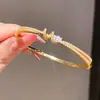 Pulseira com Fivela de Encaixe em Forma de Cobra Banhada a Ouro Real 18K Moda Retrô Pulseira Elegante Luxo Acessível Joias de Alta Qualidade para Mulheres