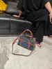 Nova Bolsa Satchel de Design Nicho de Alto Padrão, Bolsa Cesta de Legumes, Bolsa Tote de Lona Fashion e Versátil, Bolsa Jeans para Outono de 2025