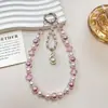 Nueva cadena para teléfono colgante de cristal perla con purpurina fina de lujo, llavero corto con cuentas hecho a mano, accesorio para bolso