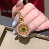 Venta al por mayor de fábrica pequeño rojo departamento material natural peligroso yang jade verde brújula colgante plata s925 incrustado nuevo chino sensación de alta gama