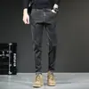 Jeans Masculino Espesso com Forro de Fleece para Primavera, Outono e Inverno, Estilo Coreano Moderno, Calça Longa Casual Versátil da Moda Slim Fit