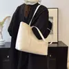 Bolsa Tote Grande de Cruzamento Nova Doce e Simples 2025 Nova Bolsa de Ombro Casual e Fofa em Relevo