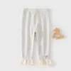 Leggings para Bebê Menina Roupa de Primavera Leggings Canelados Calças Compridas Infantis Renda Doce Leggings Versáteis para Primavera e Outono