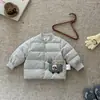Nova Jaqueta Leve de Penas 2026 para Bebês e Crianças Pequenas, Penugem de Pato Branco, Design de Desenho Animado 3D, Unissex, Roupa de Outono e Inverno