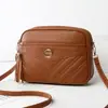 Bolsa Transversal Feminina de Couro de Lichia de Alta Qualidade 2026 Verão Nova Tendência Coreana com Franjas Pequena Quadrada Grande Capacidade Bolsa para Meia-Idade