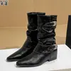 Botas de mujer de cuero genuino en stock, punta fina, color café, botas plisadas de tacón grueso, nuevo modelo 2026, botas cortas estilo vaquero western con hebilla