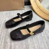 Zapatos Mary Jane Retro de Moda de Venta Caliente para Mujer 2026 Otoño Nuevo Estilo Tacón Bajo Suela Suave Versátiles para Viajar Zapatos Pequeños de Cuero con Suela Suave