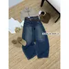 Suxinlan/YOUMO Jeans Rasgados Lavados Retro Americano Outono Inicial Feminino 39009-2 (com cinto)
