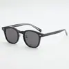 Gafas de Sol Antirreflejantes con Marco Negro Clásico y Acabado Texturizado, Estilo de Moda Transfronterizo Europeo y Americano, Adecuadas para el Viaje Diario y la Protección Solar