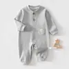 Ropa de bebé para primavera y otoño, mameluco de bebé unisex, algodón cálido y cómodo, Clase A, mameluco para recién nacidos de nuevo estilo