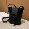 Bolsa de alta qualidade bolsa feminina 2023 novo design de nicho bolsa de mensageiro estilo ocidental de alta qualidade bolsa de telefone online popular