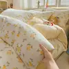 2026 nuevo juego de ropa de cama de cuatro piezas estilo fresco, terciopelo de leche impreso, 200g engrosado