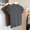 Venta al por mayor transfronteriza Verano Suéter de punto de cuello medio manga corta Camiseta interior femenina adelgazante y elegante Top interior