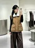 2733 Colete Jaqueta Feminino Outono Inverno com Gola Grande de Pelo e Cordão na Cintura, Estilo Workwear, Forrado com Fleece, Jaqueta Quente sem Mangas