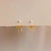 Estilo Ins Mismo Estilo que Celebridad de Internet Pendientes de Lazo de Perlas Artificiales Cinta Elegantes de Alto Nivel Exquisitos Pendientes Versátiles Pendientes