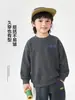 Moletom Redondo Estilo Montanha para Meninos Europeus Primavera e Outono Estilo 2026 Novo Estilo Roupas Infantis Médias e Grandes Roupas de Outono para Bebês Top