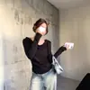 Camiseta de Manga Longa Estilo Coreano Puro Estilo Lustre com Gola Volumosa e Cadarço para Mulheres no Outono de 2025 Novo Top Curto Chic com Efeito Emagrecedor na Cintura