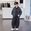 Conjunto de Primavera y Otoño para Niños 2026 Estilo Nuevo, Sudadera con Capucha Holgada Elegante para Niños Mayores, Conjunto Casual de Tres Piezas de Otoño para Niños