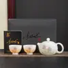 Bule Xishi de Porcelana Branca Pura de Alta Qualidade, Jogo de Chá com Bule Único e Duas Xícaras para Uso Doméstico, Bule de Porcelana Branca de Dehua em uma Caixa de Presente de Luxo