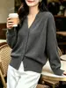 Cardigã de tricô fino bordado para primavera e outono feminino, fio delicado, bordado artístico, adequado para roupas de trabalho, uso em camadas e para criar um look estiloso