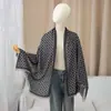 Chal geométrico sutil y elegante con borlas de color liso, bufanda cuadrada de grosor medio, bufanda básica de otoño e invierno para mujer
