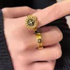 Nuevo Anillo de Cruz Dorado Antiguo para Mujer, Diseño de Nicho con un Toque de Alta Gama, Estilo Punk, Anillo Abierto Ajustable para Apilar