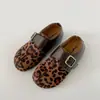 Brogues Retro de Salto Grosso para Mulheres Baixas, Novo Estilo Outono 2026, Combina Bem com Saias, Sola Macia, Aumenta a Altura, Sapatos de Salto Baixo Profundos
