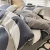 Conjunto de cama simples de algodão puro de quatro peças, lençol de algodão estilo fresco novo, capa de edredom, protetor de colchão, conjunto de três peças para dormitório