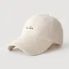 Gorra de Bordado de Letras Pequeñas Sencilla Estilo Coreano para Mujer, Gorra de Béisbol Versátil Casual para Primavera y Verano, Gorra con Visera de Protección Solar