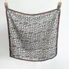 Bufanda de Seda de Mora Versátil Estilo Francés Romántico de Lunares para Mujer, Bufanda Cuadrada de Satén de Seda de 70 cm, Bufanda de Cuello para Primavera y Verano, Bufanda de Seda de Lunares