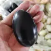 Fabricantes de Jade Atacado jade afegão natural pedras brutas peças de cabo envolvidas seda acompanhando couro peças de cabo de pedra bruta de jade
