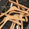 Cabide de Madeira de Borracha Natural para Loja de Roupas Femininas/Masculinas, Guarda-Roupa, Sem Costura, Suporte Larga para Pendurar Roupas