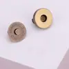 En stock Hebilla de succión redonda Hebilla para equipaje y ropa Accesorios de ferretería metálica Hebilla de succión magnética para bolso de mano Hebilla de succión de hierro magnético para cuero