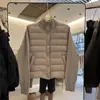 Chamarra acolchada básica de punto patchwork para mujer, cuello alto, estilo coreano, diseño acanalado, 90% plumón de pato blanco, ligera y adecuada para figuras petite
