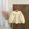Camisa de algodão hipoalergênica para bebês e crianças pequenas e médias Primavera e Outono Nova Camisa de boneca da moda com estampa floral vibrante para meninas moda