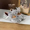 Novos Sapatos Infantis Estilo Coreano para Primavera e Outono de 2026, Sapatos de Princesa Super Bonitos com Coroa, Laço e Lantejoulas