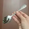 Cuchara de té de acero inoxidable con patrón de taladro, cuchara pequeña multiusos, cuchara para condimentos, cuchara creativa para el té de la tarde, mango redondo, cuchara pequeña para té, cuchara para remover