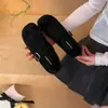 Zapatos planos de una correa versátiles y cómodos estilo abuela con suelas suaves, boca poco profunda, zapatos Mary Jane retro de gamuza para mujer, Primavera 2026