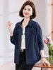 Camisa de mezclilla bordada retro para mujer de mediana edad, nueva colección primavera/otoño 2026, corte holgado, talla grande, moderna, algodón puro, prenda de abrigo fina